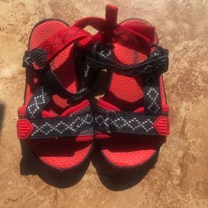 Carters size 7 boys sandals